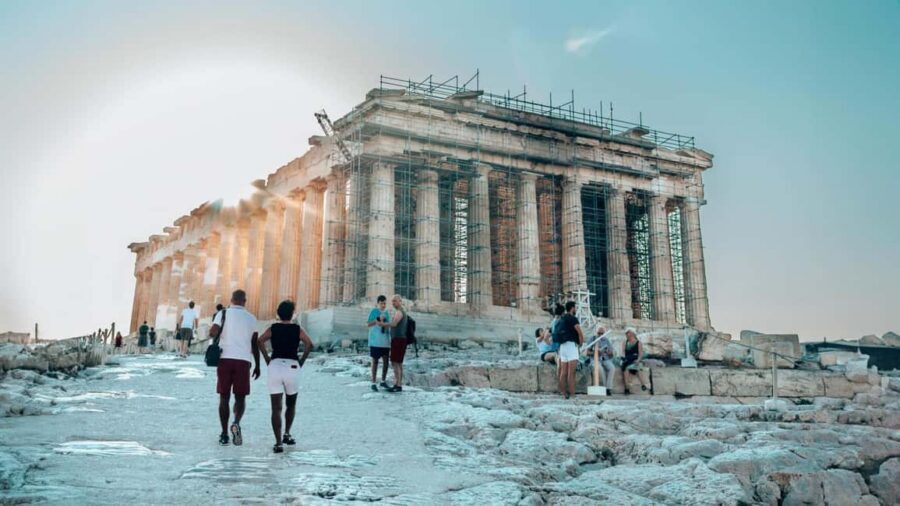 Athens: Acropolis Beat the Heat Guided Tour - Why timing matters: heat and crowd control on the Acropolis