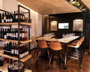 Athens: Acropolis Wine Tasting with Cheese and Olives - What You’ll Taste: 3 Whites, 2 Reds, and a Simple Way to Judge Quality