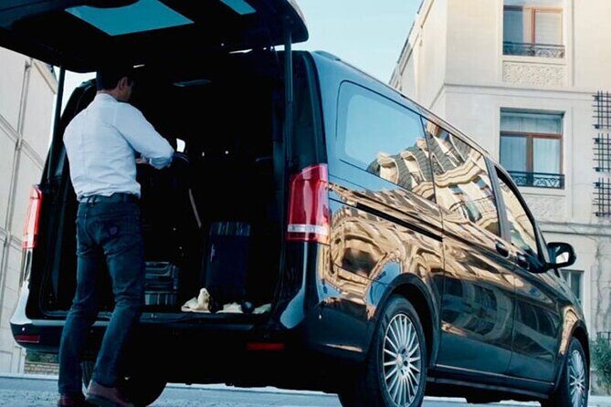 Athens Airport to Athens Hotels Private Arrival Transfer - Who This Private Transfer Suits Best