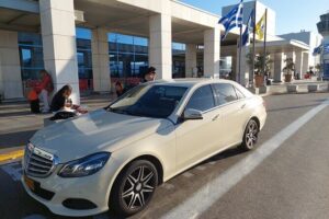 Athens Airport to Athens Hotels Private Transfer with Meet&Greet - Mercedes Sedan or MiniVan: Getting the Right Car for Your Group
