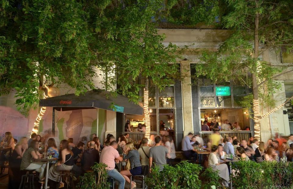 Athens at Twilight Night Tour with Drinks and Meze Dishes - What the evening feels like in a shared group