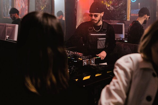Athens Barhopping Off the Beaten Path - Who should book this experience