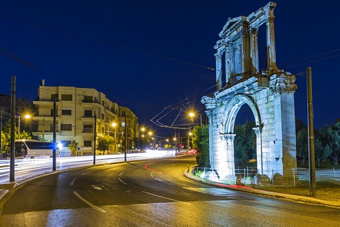 Athens by night - Anafiotica, the small neighborhood on the route
