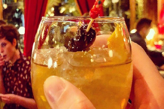 Athens by Night: Small Group Sightseeing with Drinks and Food Tasting - Cinque Wine Tastings: A Drinks-First Break in Psyri