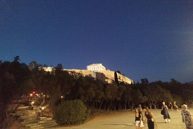 Athens by Night Tour - Syntagma Square and the changing guard you should time right