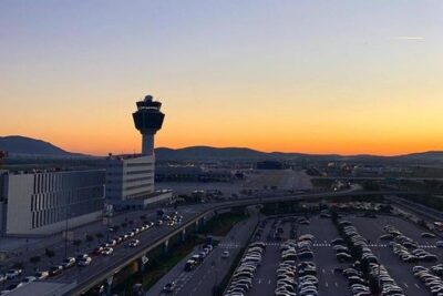 Athens center-Athens airport (Athens airport -Athens center) - Air-conditioning and WiFi on a hot arrival day