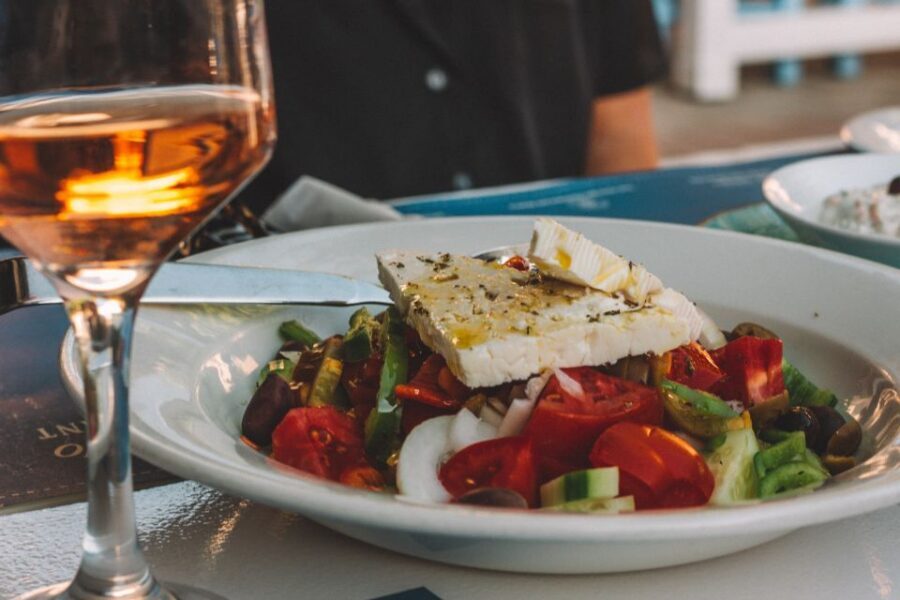 Athens: Evening Guided Walking Tour with Plaka & Dinner - Syntagma Square Start: Evzone Guards at the Top of the Hour