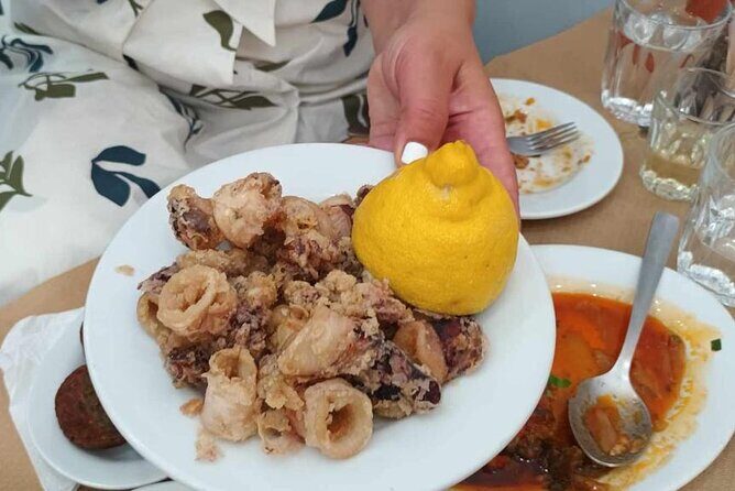Athens Food Tour - Plaka Meetup and the Walk That Sets the Tone