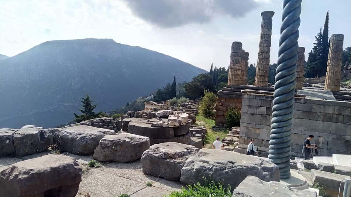 Athens: Full Day Trip Delphi and Arachova - What the private format changes