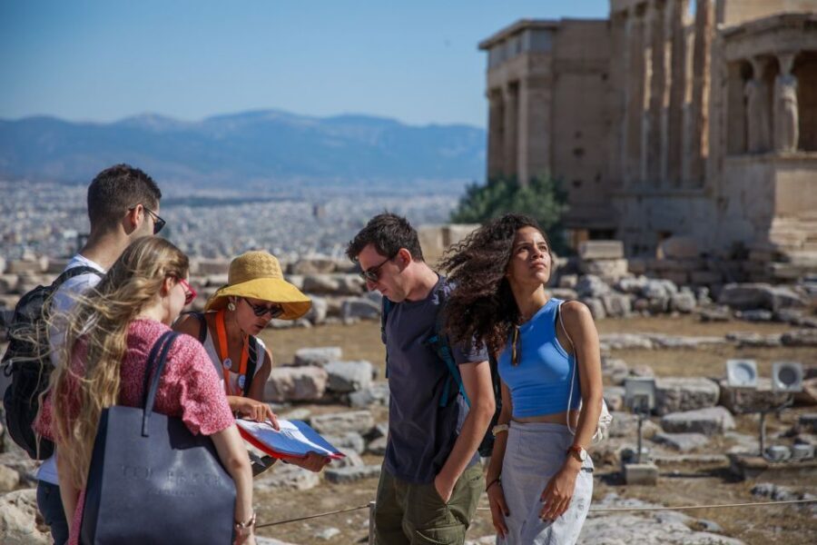 Athens: Highlights and Acropolis Guided Tour - Plaka streets, Melina Merkouri, and the Athens vibe between ruins