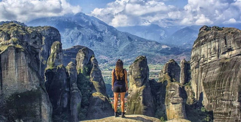 Athens: Meteora Day Trip in Spanish with Live Guide & Lunch - Why the Athens to Meteora trip is such a good idea