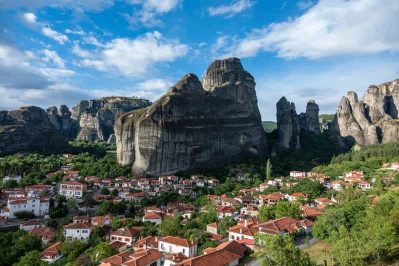 Athens: Meteora Day Trip with Central Pickup & Audio Guide - Kalabaka Break: Lunch (If You Choose It) and Reset Time