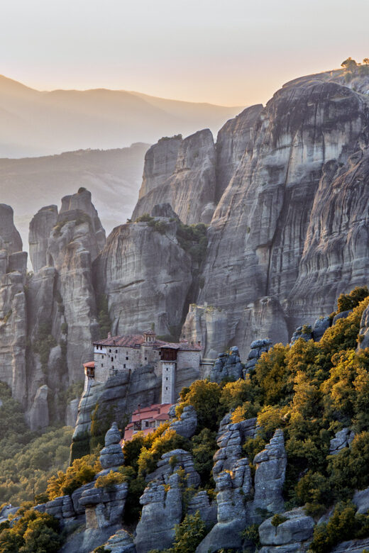 Athens: Meteora Day Trip with Central Pickup & Audio Guide - Meteora Rocks 101: Why These Cliffs Make Monastic Life Make Sense