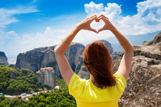 Athens: Meteora Monasteries Tour with Local Guide and Greek Lunch - Great Meteoron and Varlaam: the big-name monasteries with the most time