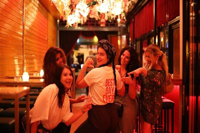 Athens Moonlight Waling Tour with Drinks and Meze Dishes - Starting at Syntagma Square: the perfect pregame mood