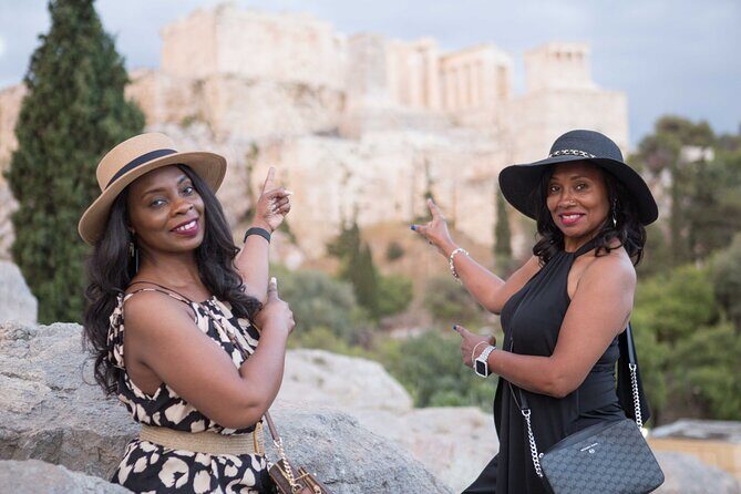 Athens Old City Private Photoshoot Tour/ 3hours - Acropolis Museum start: quick photos with a strong Athens intro