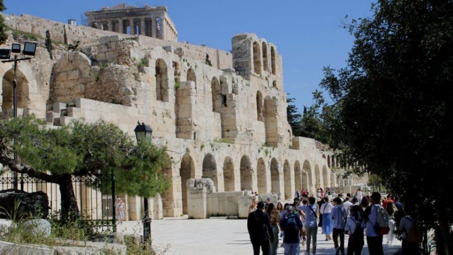Athens: Percy Family Treasure Hunt & Tour - Smartphone riddles and the gem reward system