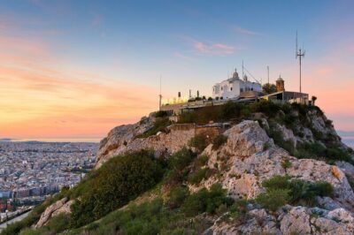Athens Private Tour: All Major Landmarks in 2 hours - Temple of Olympian Zeus, a first look at ancient scale