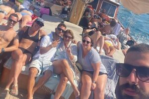 Athens Riviera Half-Day Cruise – Swim, Lunch & Drinks Included! - Getting to Pasalimani and boarding without the headache