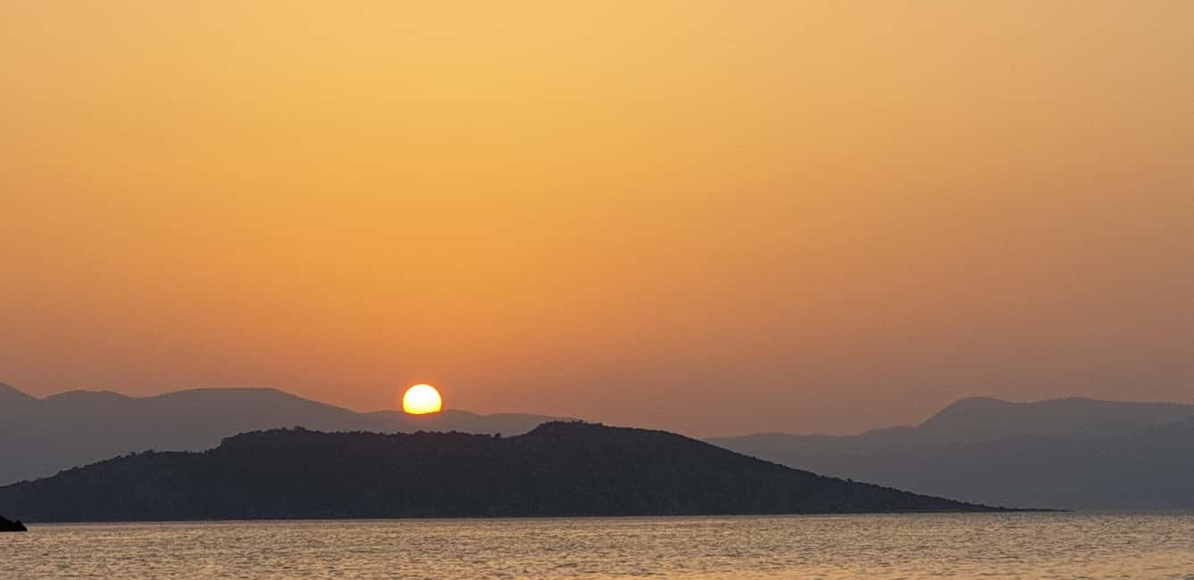 Athens Riviera Private Catamaran Cruise with Meal and Drinks - The first 75 minutes on the catamaran