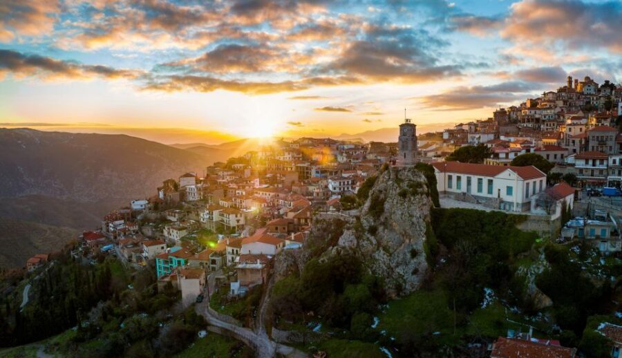Athens: Small-Group Day Trip Tour to Delphi - Arachova photo stop on Parnassus: the mountain-town bonus