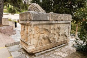 Athens: Small-Group Day Trip Tour to Delphi - Getting picked up and settling into the ride