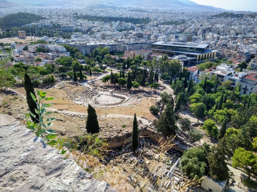 Athens: The Acropolis Guided Walking Tour in Dutch - Propylaea: the monumental gate that organizes your view