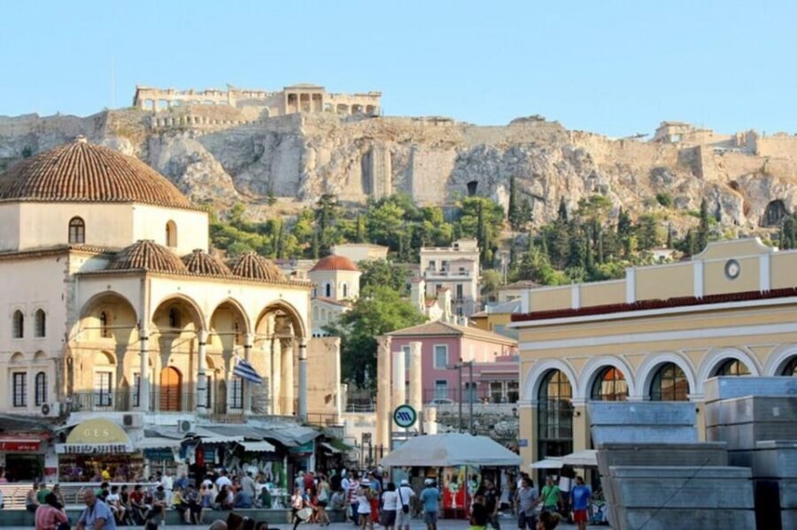 Athens: the Great Greek Philosophers Guided Tour in Spanish - Entering the tour at the Statue of Plato