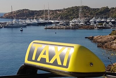 Athens to Lavrio Private Transfer by Mercedes E Class Wagon - Arriving With Luggage at Lavrio