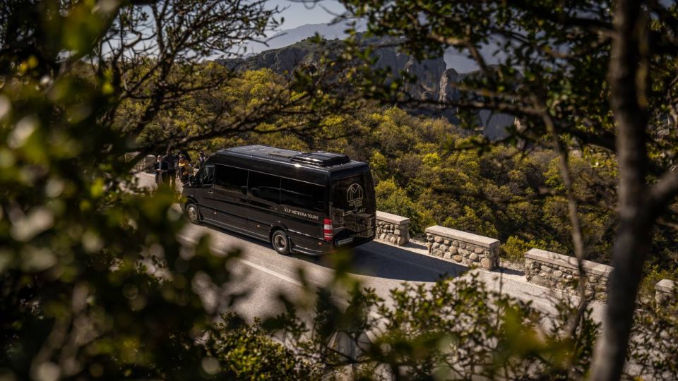 Athens to Meteora, Day Trip with Local Guide,up to 9 people - Leaving Athens before the city wakes up