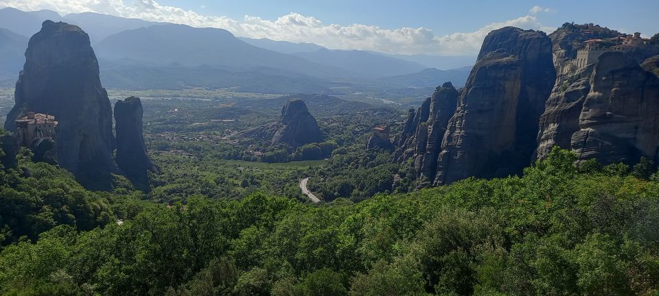 Athens to Meteora, Day Trip with Local Guide,up to 9 people - Meeting your local guide in Kalambaka