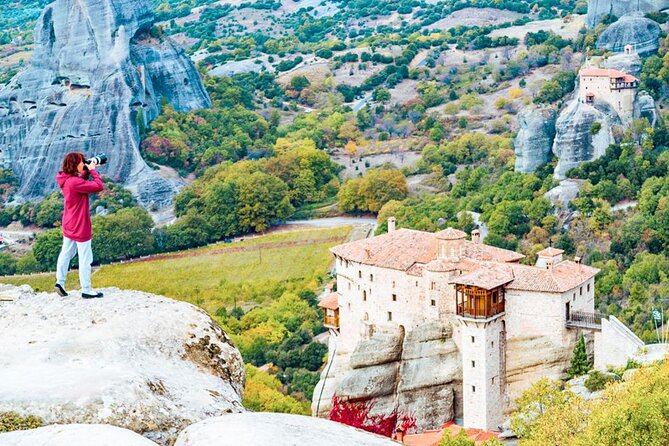 Athens to Meteora DayTrip by Train in Spanish language - Local Agency - Rousanou, Holy Trinity, and the six-monastery view