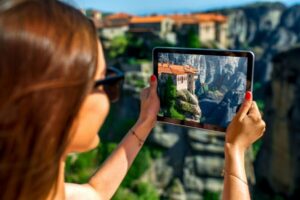 Athens to Meteora: Monasteries & Hidden Caves Bus Tour - The Larissis pickup and the 5-hour each-way ride