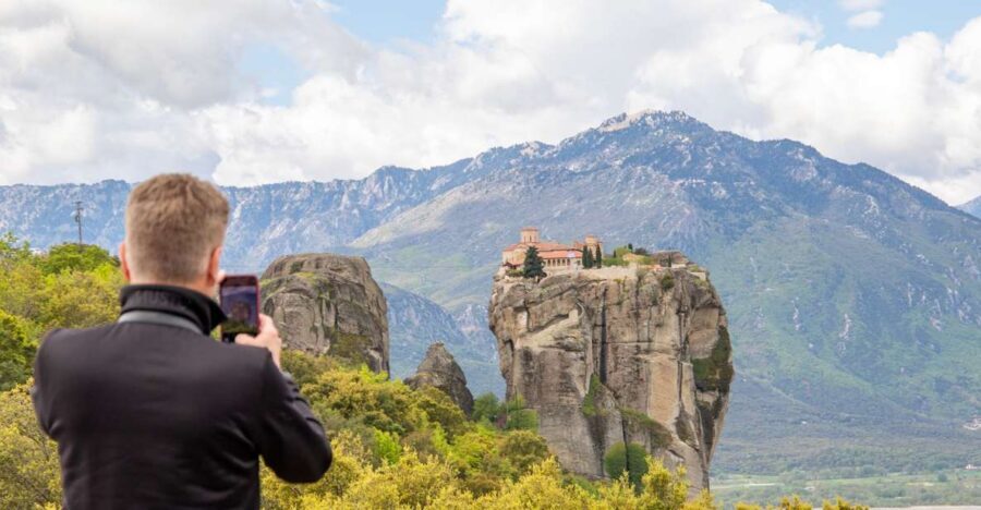Athens to Meteora: Monasteries & Hidden Caves Bus Tour - Seeing all six monasteries, then going inside three