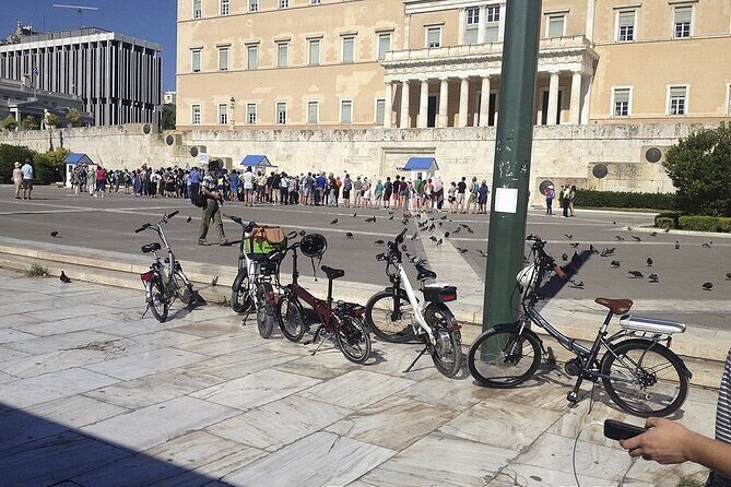 Athens Tour with Electric Bike - Arch of Hadrian (Hadrian’s Gate): The Photo Stop That Sets the Tone