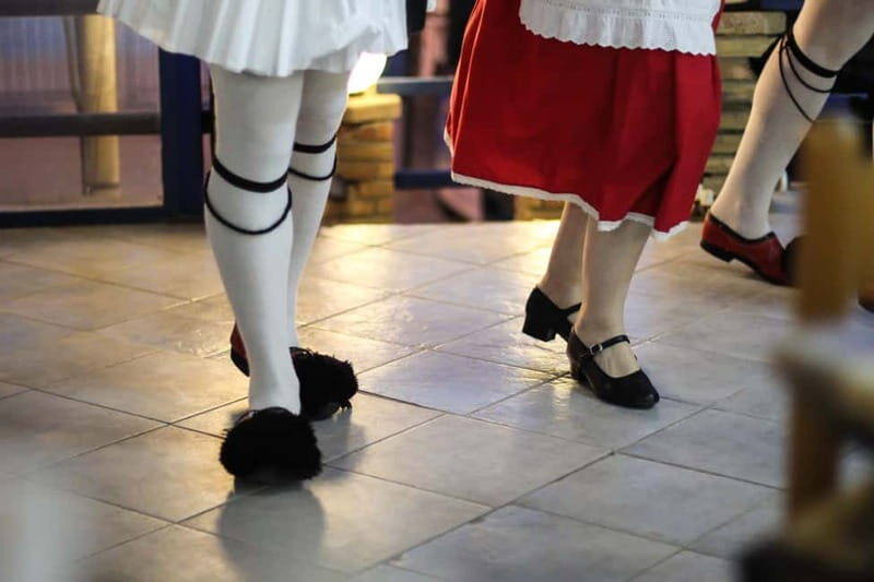 Athens: Traditional Greek Show in Plaka with Dinner - Key things to know before you go