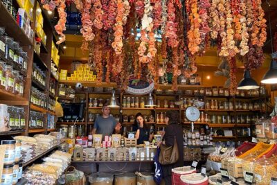 Athens Urban Treasure Hunt w Food Stop - Omonoia Square and the Central Market: starting with a mission