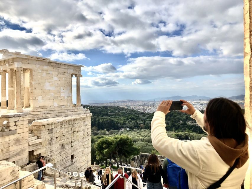 Athens:Acropolis - Historical Center Walking Tour in Spanish - Old Town and Plaka after the ruins: the walk you’ll remember