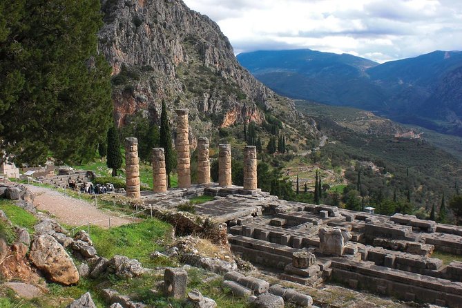 Award-Winning 2-Day Private Delphi & Meteora Tour - Thermopylae and the return to Athens