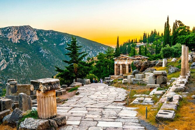 Awe-inspiring 2-days private tour to Delphi and Olympia - The Delphi museum question