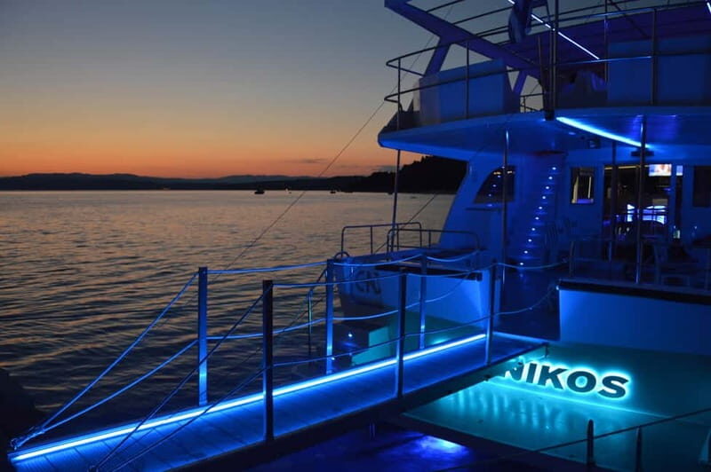 Back to the '80s Disco Cruise Ammouliani Round Tour - The glass-bottom moment: illuminated seabed after dark