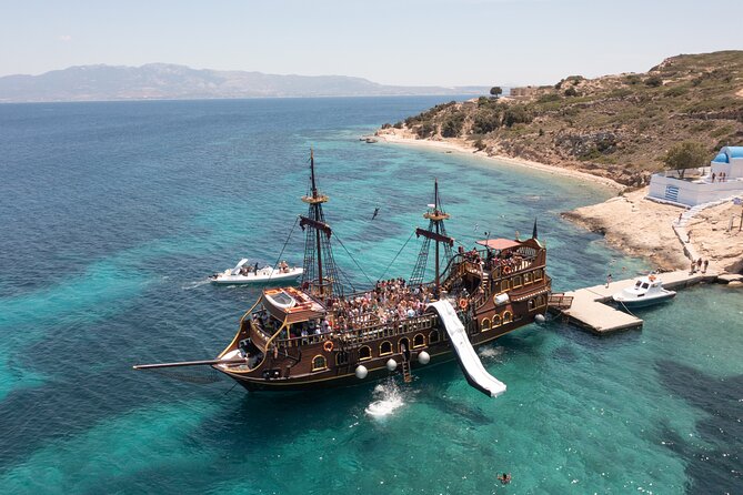 Barco De Pirata Cruise at 3 Islands in Greece - Music, dancing, and the right atmosphere