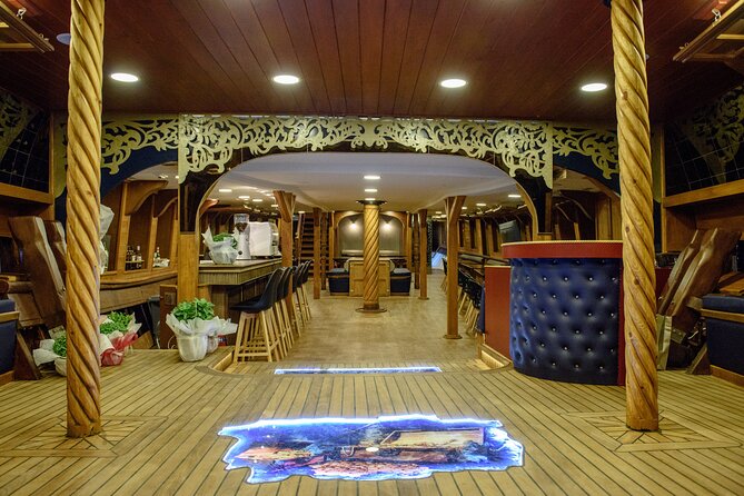 Barco De Pirata Cruise at 3 Islands in Greece - Accessibility and practical details
