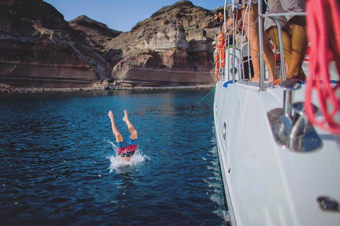Beautiful Day Catamaran Caldera Cruise incl. Meal & Drinks - Disembarking at Vlychada Port: Finishing the Day Calmly