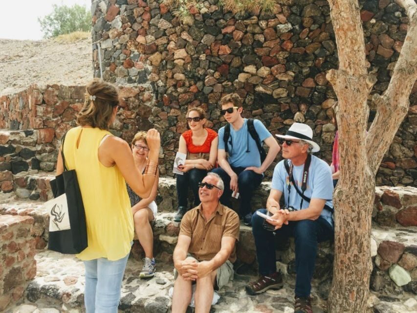 Best of Santorini Full-Day Private Guided Tour - Key things you’ll notice on this Santorini private day