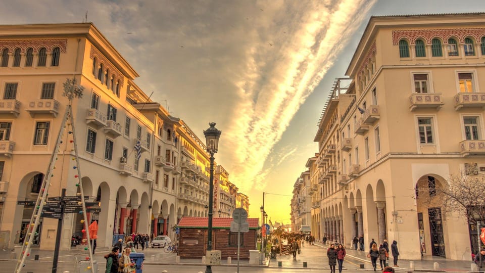 Best of Thessaloníki: Private Walking Tour with a Local - Walking the waterfront to the White Tower