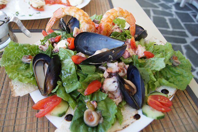 Best Santorini Small Group Tour for Cruise Passengers - Oia, the island’s busiest essential stop
