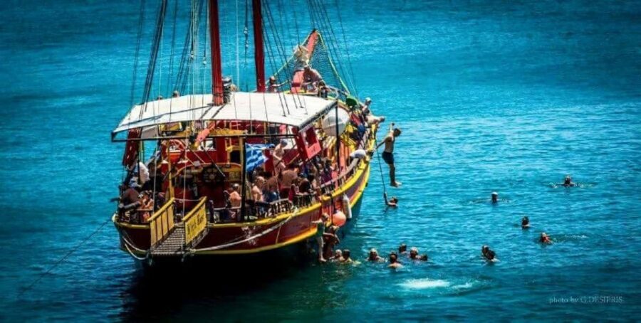 Black Rose Pirate Boat: 5-Hour Trip from Heraklion - Dolphins and sea turtles: what you can control