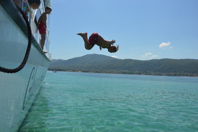Blue Lagoon-Vourvourou Lunch Cruise from Ouranoupolis - Stop 2 at Alykes beach lagoon: another 90 minutes of swimming
