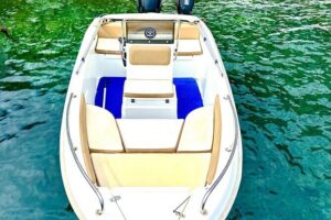 Boat Rental in Santorini - Pickup and the Ammoudi start: what’s actually convenient